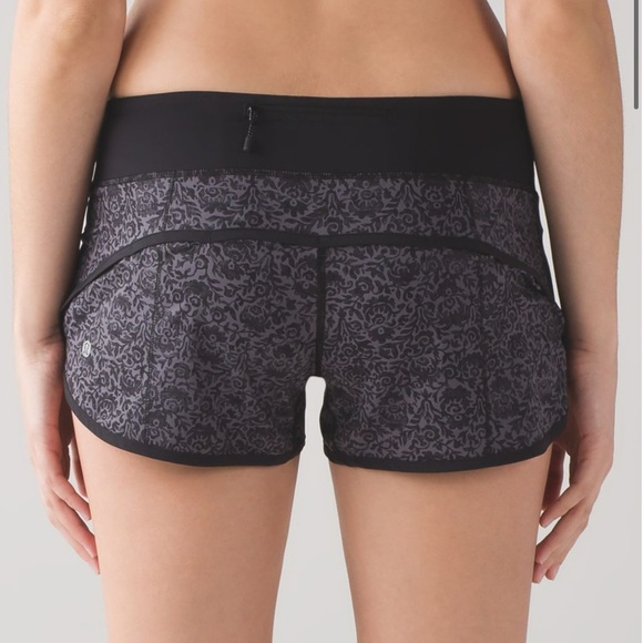 lululemon athletica Pants - Lululemon Speed Short 2 1/2" Flossy Dark Carbon Black/Black Size 6